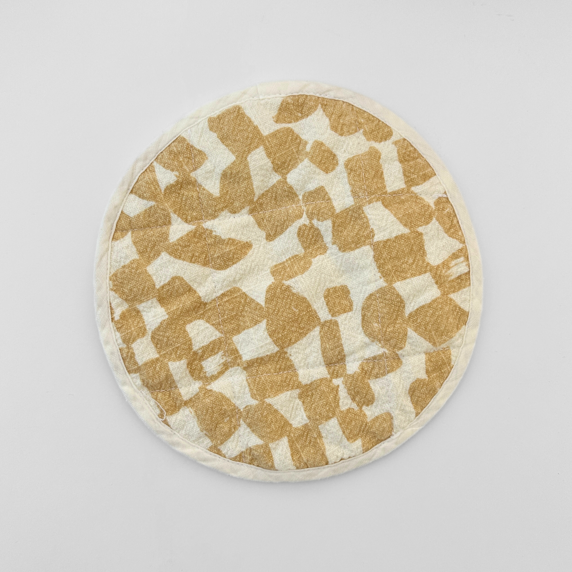 Circle Potholder - Checks - Vanilla - Natural