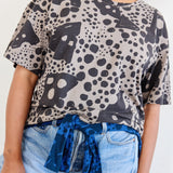 Studio Tee - Dottie in Faded Black & Stone