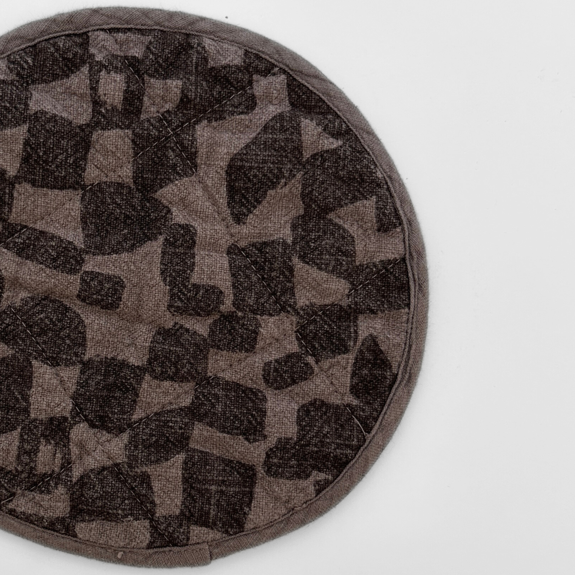 Circle Potholder - Checks - Lentil - Walnut